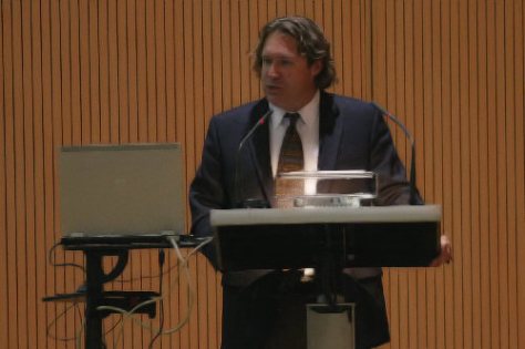 George Siemens előadása 2010-ben Valenciában.